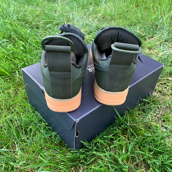 Brand new AIR FORCE 1 UTILITY - Picture 3 of 8